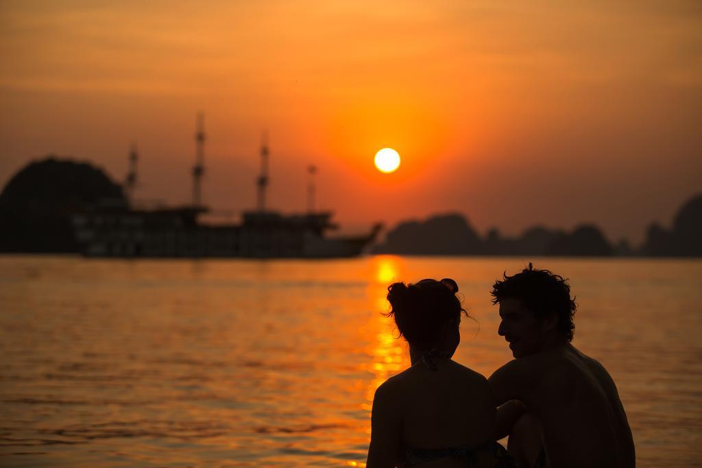 Hotel Dragon Legend Cruise Hạ Long Exterior foto